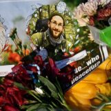 Les libéraux de Chaya Raichik de TikTok doxxes et harcèlent les partisans d'Alex Pretti et Renee Good