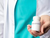 Un médecin californien est le premier à faire face à un procès en vertu de l'interdiction des pilules abortives par les chasseurs de primes du Texas