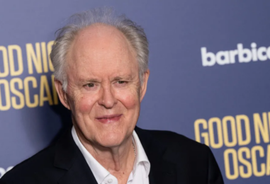 John Lithgow dénonce la transphobie de JK Rowling et défend son rôle de Dumbledore