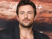 Brandon Sklenar se déshabille et montre son corps dans un nouveau film