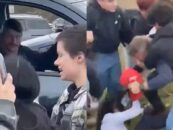 Un homme de MAGA a appris une leçon à ses dépens lorsqu'il a attrapé un adolescent manifestant de l'ICE et s'est fait tabasser