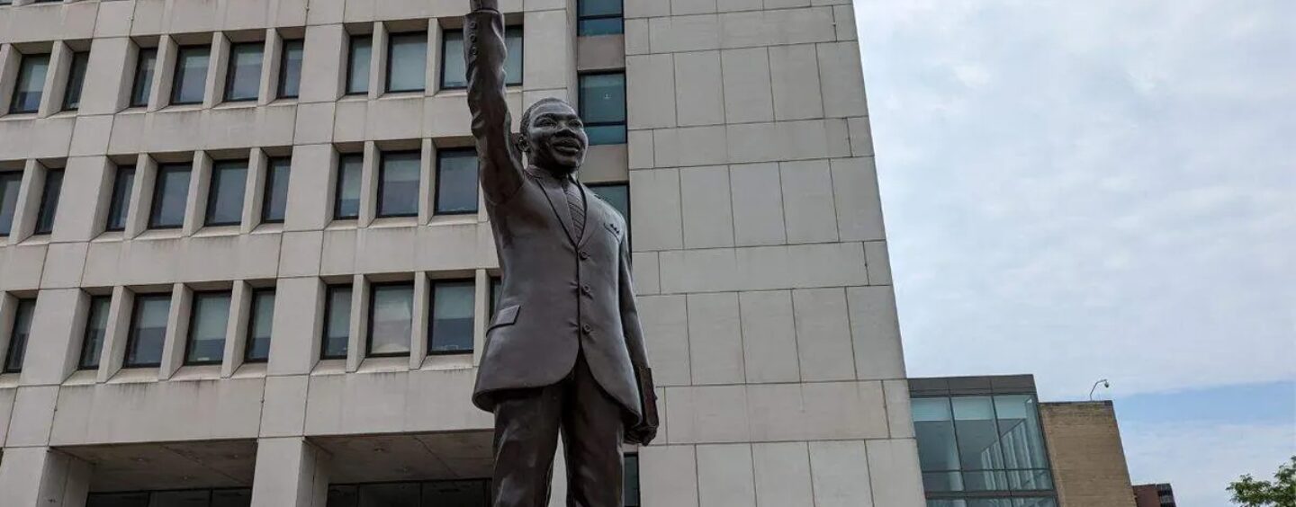 Un jury new-yorkais conclut qu'un psychologue et un chirurgien n'ont pas suivi les meilleures pratiques dans une affaire de soins d'affirmation de genre