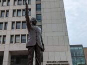 Un jury new-yorkais conclut qu'un psychologue et un chirurgien n'ont pas suivi les meilleures pratiques dans une affaire de soins d'affirmation de genre