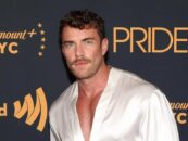 Zane Phillips se déshabille et montre son corps dans une nouvelle séance photo sexy