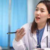 Deux associations médicales mettent à jour leurs recommandations sur les soins d'affirmation de genre pour les jeunes trans