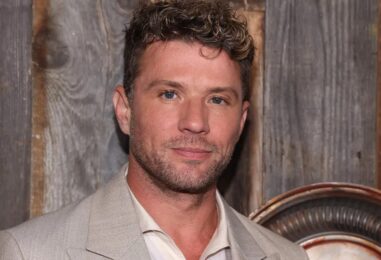 Ryan Phillippe se déshabille et montre son corps sur une photo sexy