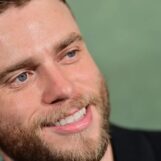 L'olympien gay Gus Kenworthy envoie un message « F**k ICE » imbibé d'urine au DHS