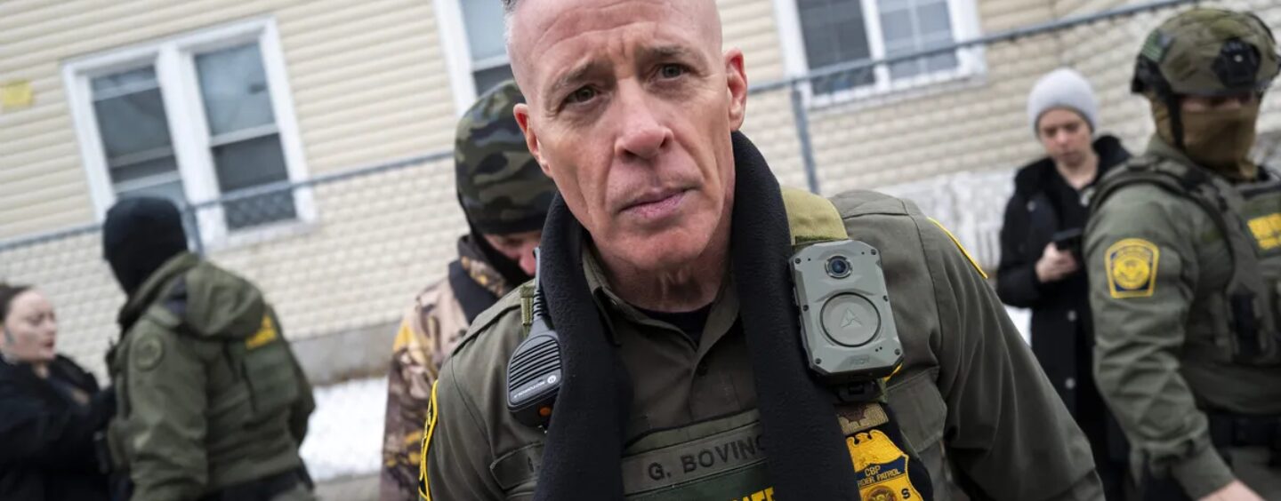 Le patron de la Border Patrol expulsé d'un bar de Las Vegas pour protéger les clients