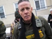 Le patron de la Border Patrol expulsé d'un bar de Las Vegas pour protéger les clients