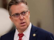 Un républicain du Tennessee demande une enquête officielle après avoir qualifié l'émission de la mi-temps du Super Bowl de Bad Bunny de « pornographie gay »