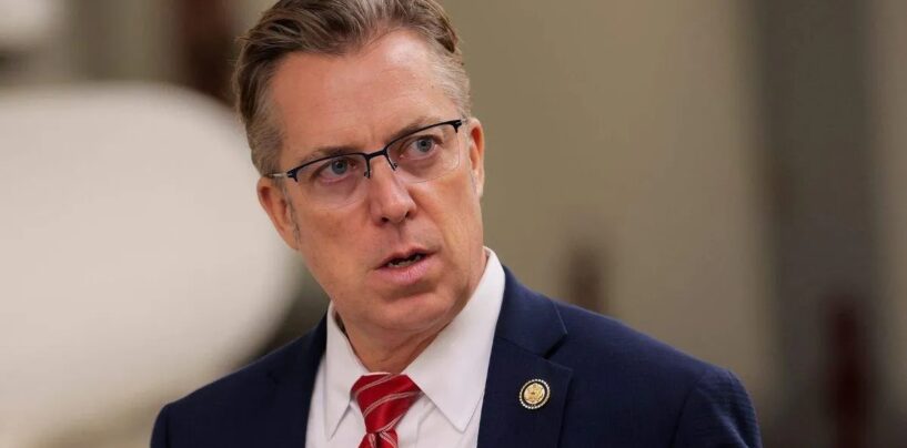 Un républicain du Tennessee demande une enquête officielle après avoir qualifié l'émission de la mi-temps du Super Bowl de Bad Bunny de « pornographie gay »