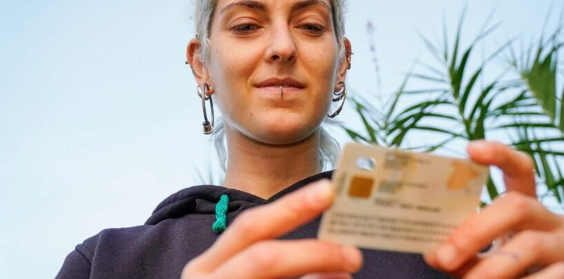 L'Indiana interdit discrètement aux résidents trans de changer les marqueurs de genre sur les pièces d'identité