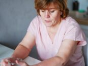 À partir de 65 ans, dites adieu à l’alcool : l’avertissement choc d’un éminent neurologue