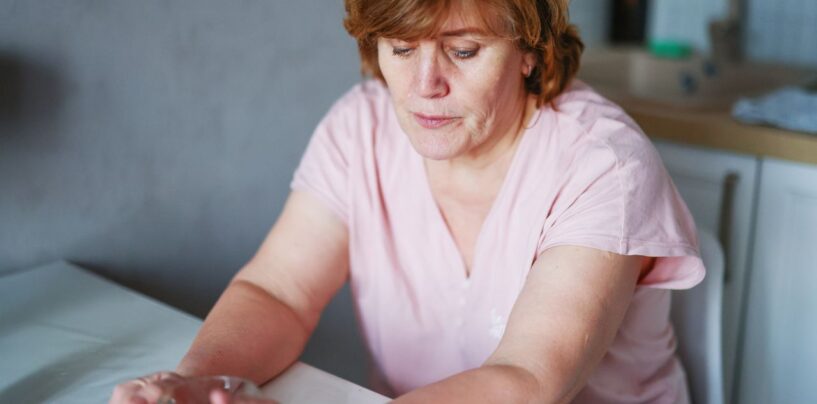 À partir de 65 ans, dites adieu à l’alcool : l’avertissement choc d’un éminent neurologue