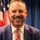 Don Lemon engage un ancien procureur fédéral qui a démissionné après que l'administrateur de Trump ait tenté d'enquêter sur la femme de Renee Good