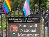Ils peuvent abattre le drapeau, mais ils ne peuvent pas abattre l'histoire de Stonewall.