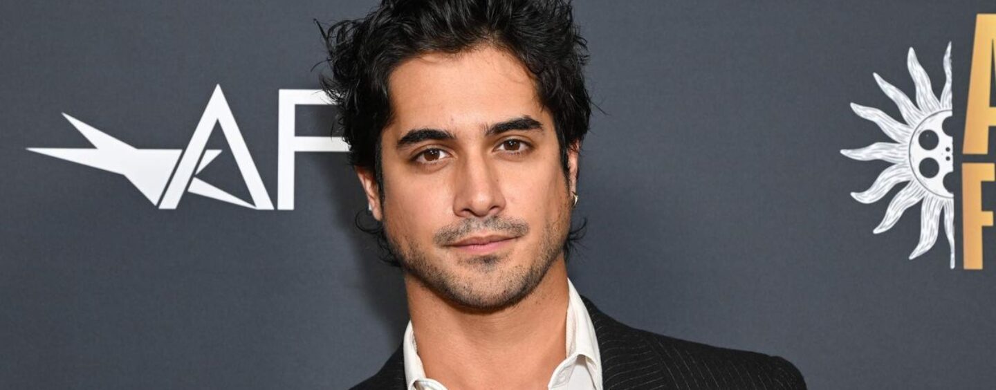 Avan Jogia se déshabille et se dévoile dans le nouveau thriller sexy 56 Days