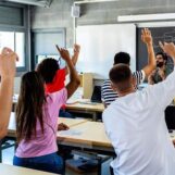 La Californie poursuit l’administrateur de Trump pour avoir demandé à expulser de force les étudiants trans