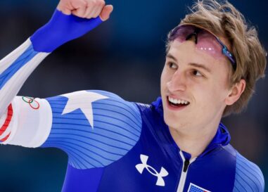 Le patineur de vitesse olympique Jordan Stolz a remporté l'or, mais Internet ne peut pas se remettre de son butin encombré