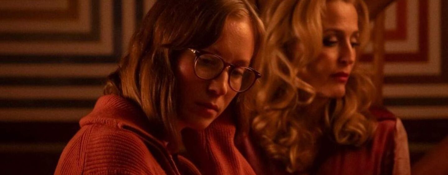 Notre premier aperçu de Hannah Einbinder et Gillian Anderson dans leur film d'horreur lesbien est ici