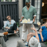 Queer Eye Feud : Karamo affirme qu'il « forçait les liens » pendant des années