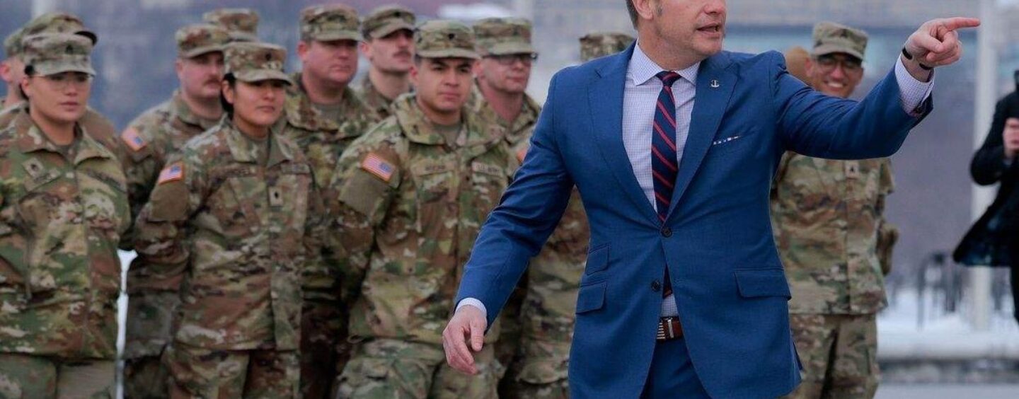 La Cour d'appel fédérale se range du côté du Pentagone contre la science et rétablit l'interdiction de l'enrôlement VIH dans l'armée américaine