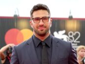 Alvise Rigo se déshabille avec un Speedo serré dans une nouvelle vidéo sexy