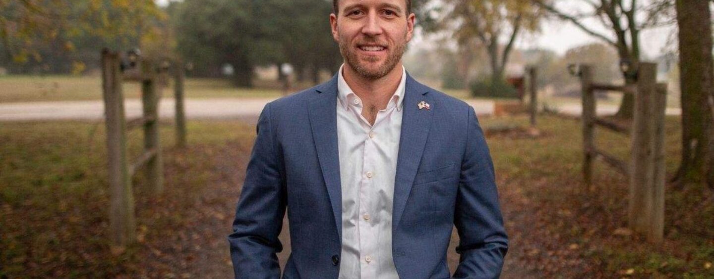 Trump soutient le républicain texan autoproclamé « nazi » alors que Peter Thiel soutient sa candidature au Congrès