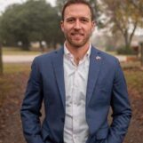 Trump soutient le républicain texan autoproclamé « nazi » alors que Peter Thiel soutient sa candidature au Congrès