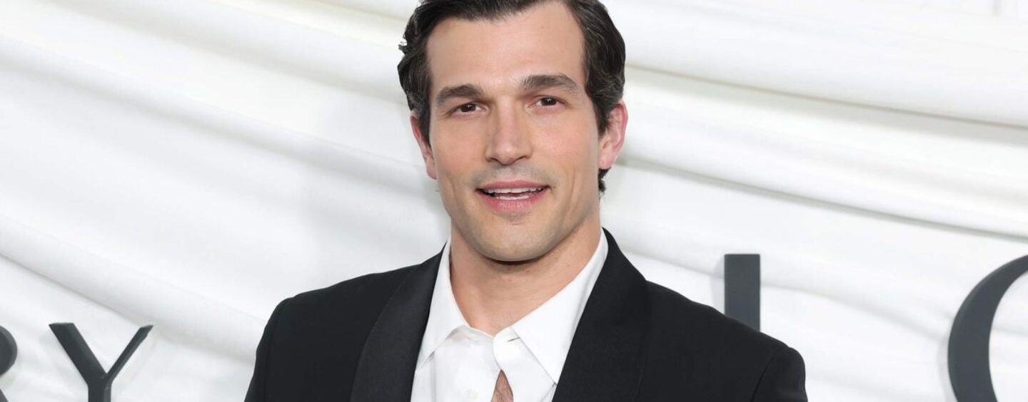 Le renflement de Paul Anthony Kelly est pleinement visible dans de nouvelles photos sexy