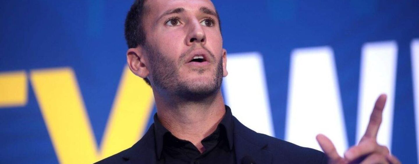 La Heritage Foundation embauche un défenseur conservateur de l'éducation qui est déjà apparu dans des films pour adultes gays