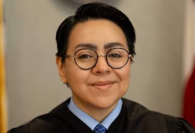 Rencontrez la juge lesbienne masc qui défie le cis-tem de la justice avec une expérience vécue