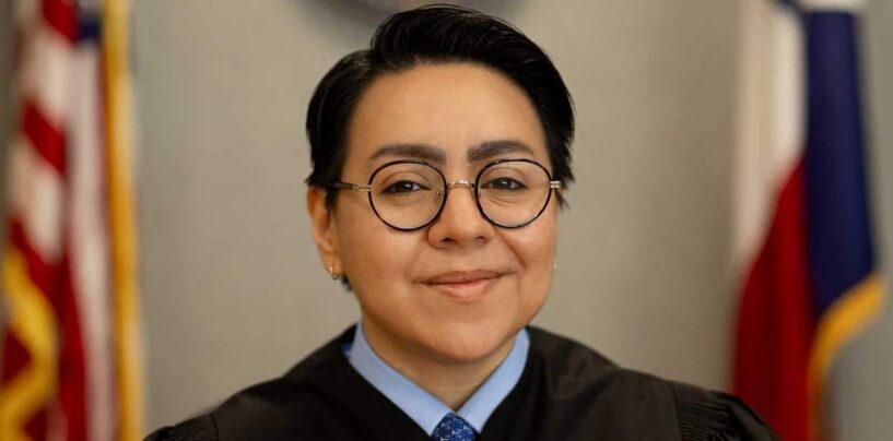 Rencontrez la juge lesbienne masc qui défie le cis-tem de la justice avec une expérience vécue