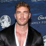 Zane Phillips se propage dans un nouveau clip viral sexy