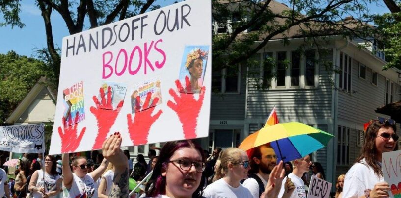 Les histoires LGBTQ+ occupent une place centrale dans tout le pays lors de la Journée nationale de la lecture à une époque d’interdiction de livres