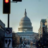 Pete Buttigieg et Robert Garcia se joignent au chœur des dirigeants condamnant la « guerre de choix » de Donald Trump avec l'Iran