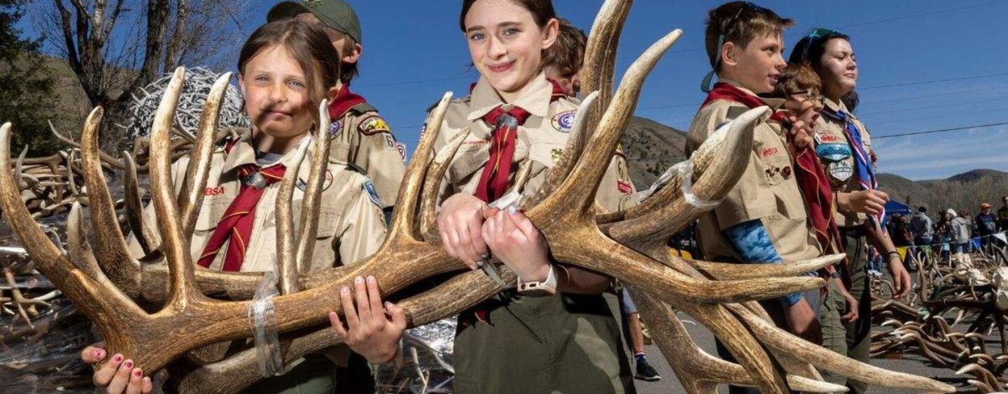 Scouting America affirme que les enfants transgenres sont toujours les bienvenus après que Pete Hegseth ait affirmé qu'ils ne l'étaient pas