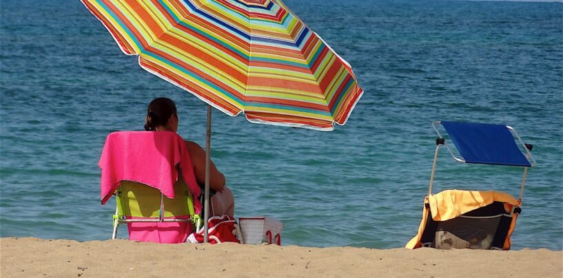Cauchemar absolu sur la plage : une mère de famille et ses enfants emportés par une vague mystérieuse