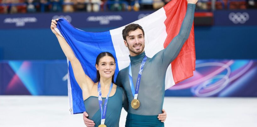 La médaille d'or du danseur gay Guillaume Cizeron est remise en question alors que le scandale du jugement s'intensifie