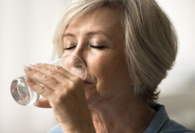 Stress : une nouvelle étude choc révèle la déshydratation silencieuse qui fait flamber votre cortisol à votre insu