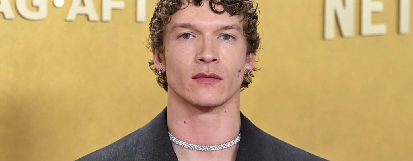 Les fesses bombées de Connor Storrie deviennent virales dans le sketch torride de la strip-teaseuse SNL