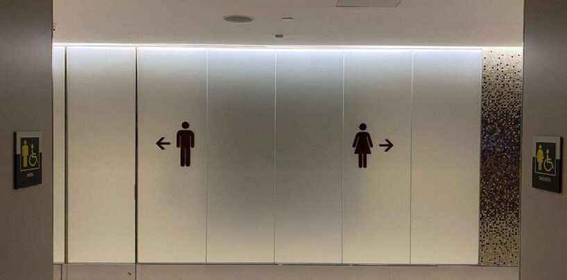 L'agence fédérale des droits du travail affirme que le gouvernement Trump peut limiter l'utilisation des toilettes par les employés transgenres