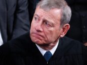 Les juges conservateurs de la Cour suprême freinent les efforts de la Californie pour protéger les étudiants transgenres des sorties forcées