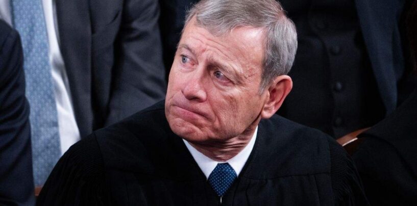 Les juges conservateurs de la Cour suprême freinent les efforts de la Californie pour protéger les étudiants transgenres des sorties forcées