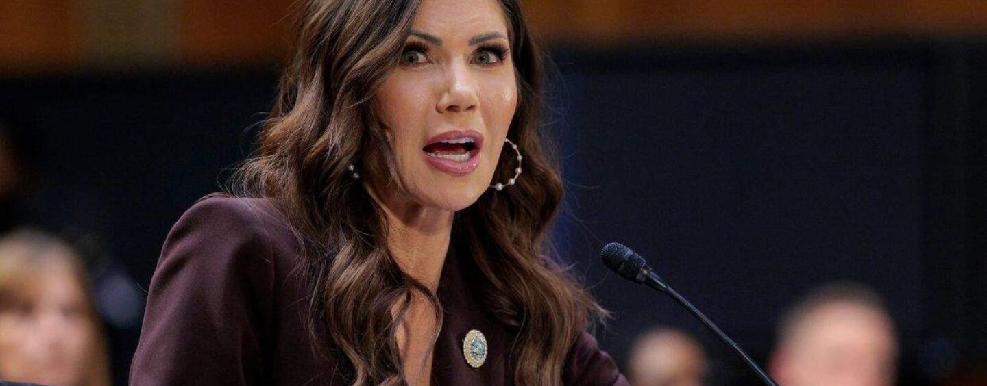 Kristi Noem se débat alors que les républicains et les démocrates la grillent lors d'une audience enflammée au Sénat