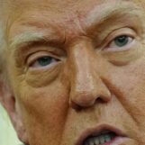 Donald Trump accepte l'invitation au dîner des correspondants, se déclarant « l'un des plus grands présidents »