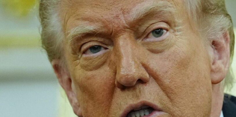 Donald Trump accepte l'invitation au dîner des correspondants, se déclarant « l'un des plus grands présidents »