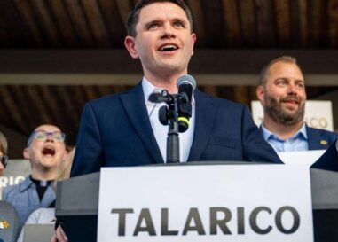 James Talarico bat son compatriote LGBTQ+ Jasmine Crockett à la primaire démocrate du Texas