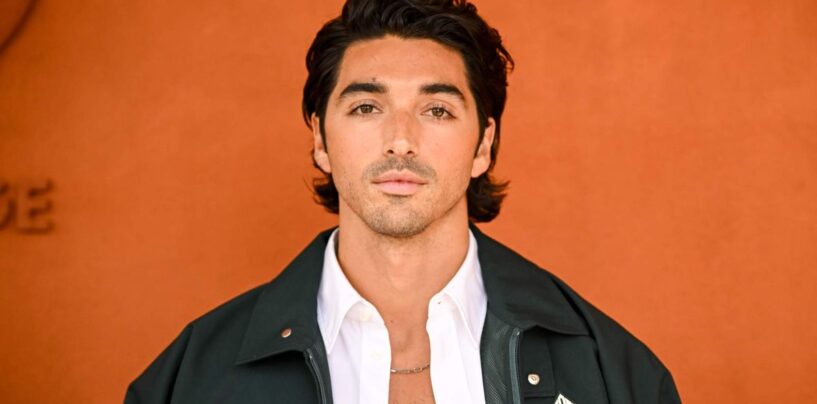 Taylor Zakhar Perez porte des slips blancs moulants dans un nouveau magazine sexy