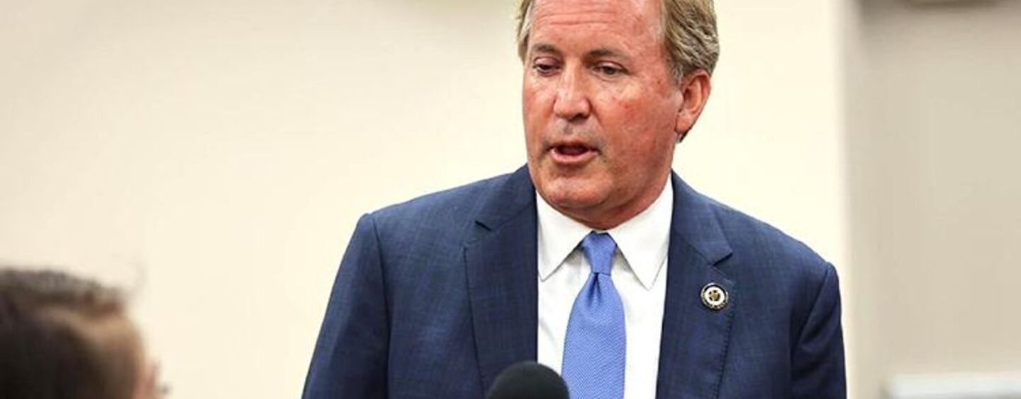 Texas AG Ken Paxton déclare que l'interdiction des soins d'affirmation de genre pour les enfants trans s'applique également à la thérapie par la parole